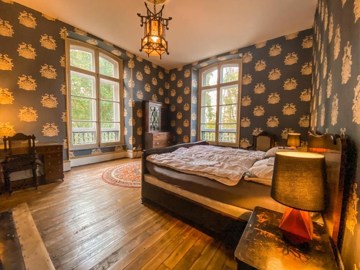 Private Castle With Park - Chateau Guillermo La Moncelle Екстер'єр фото