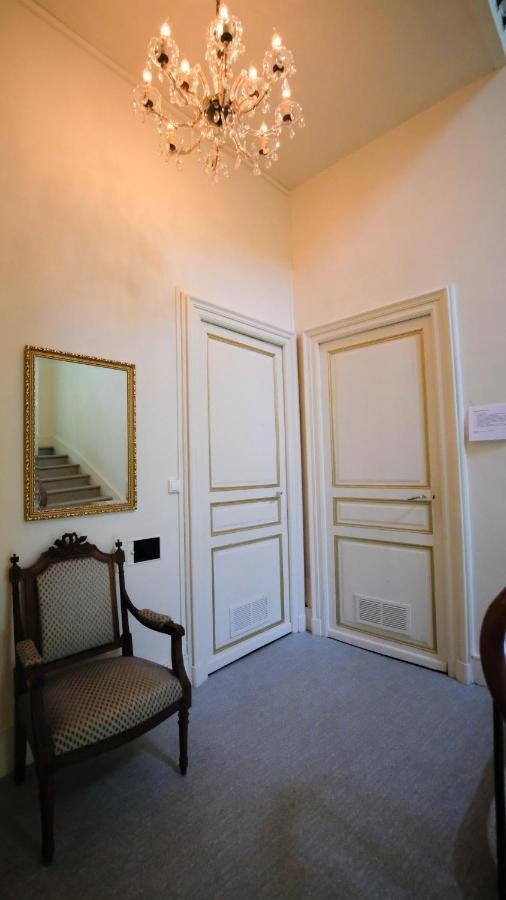 Private Castle With Park - Chateau Guillermo La Moncelle Екстер'єр фото