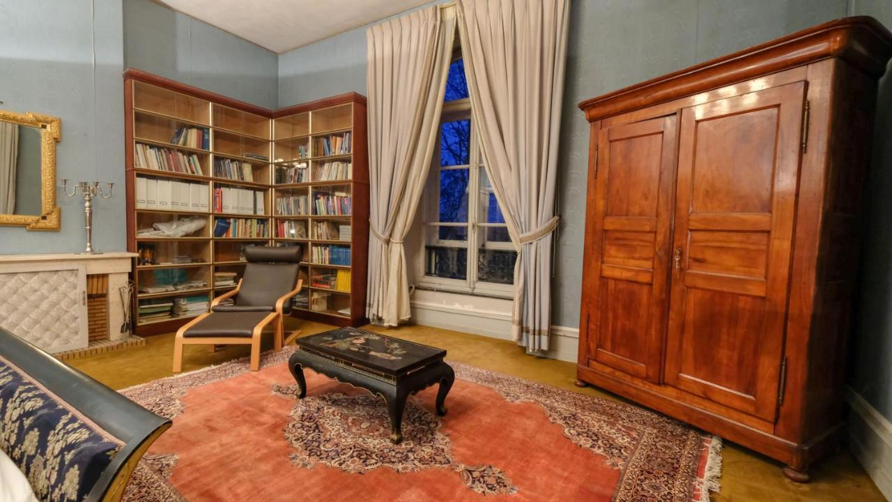 Private Castle With Park - Chateau Guillermo La Moncelle Екстер'єр фото