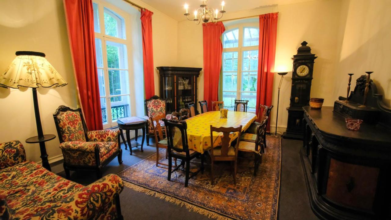 Private Castle With Park - Chateau Guillermo La Moncelle Екстер'єр фото